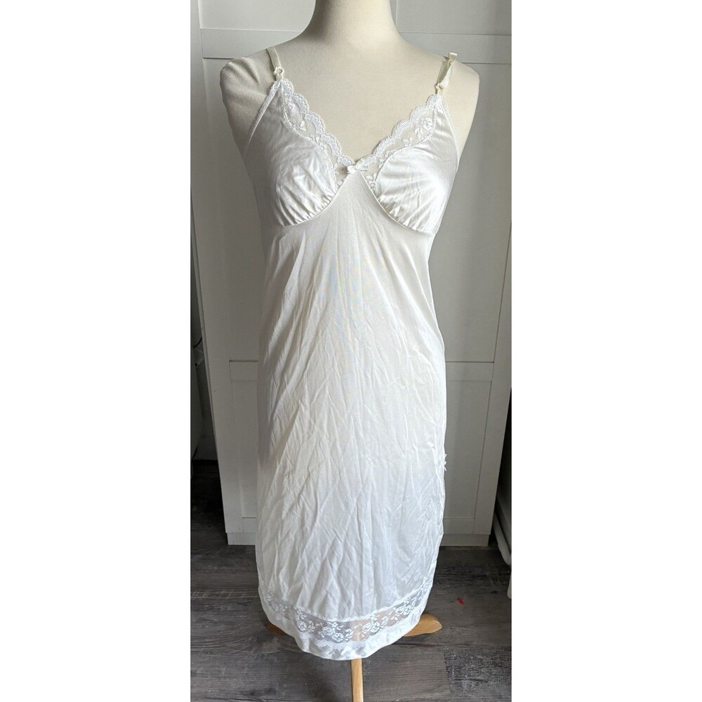 Vintage Trendsetters White Full Slip Nightgown Lace Trim Adjustable Straps 36